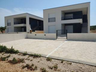 Apartmanska kuća, Prodaja, Ražanac, Ražanac