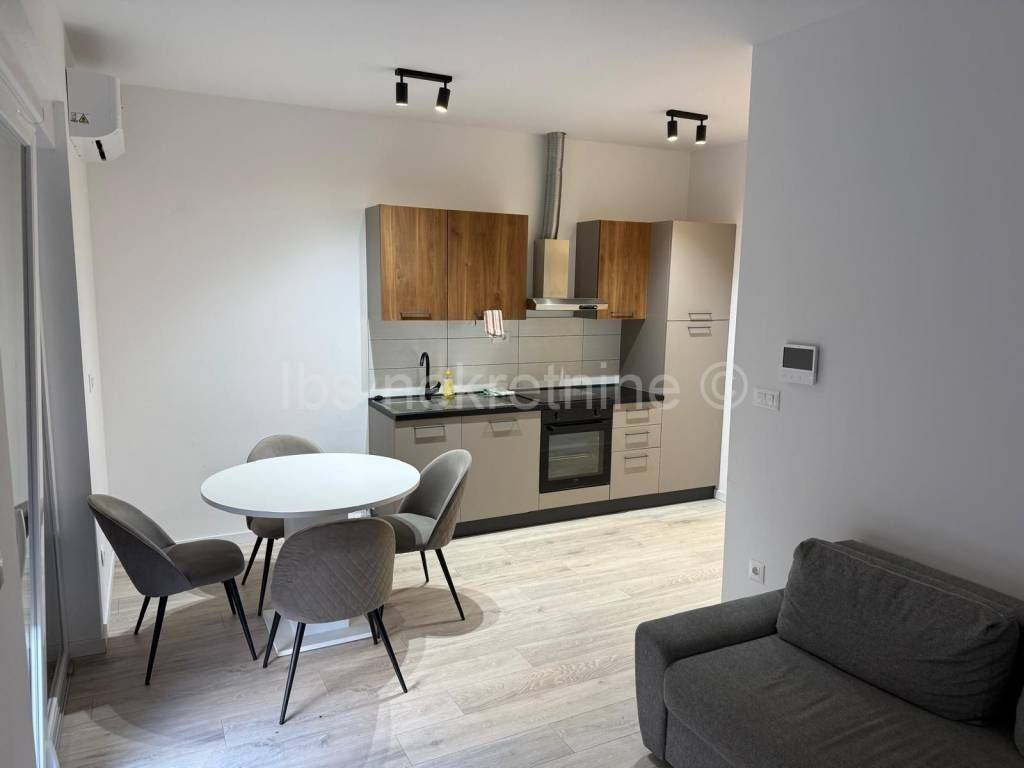 Stan u kući, Najam, Sinj, Sinj