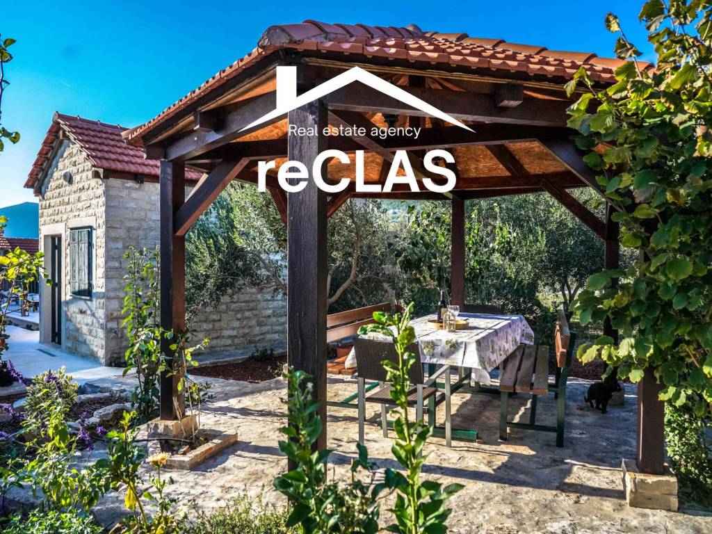 Kastela, Kastel Luksic