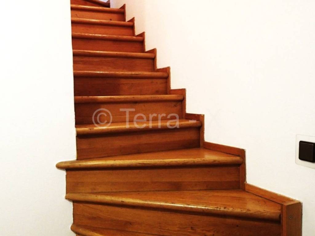 Stan viseetazni, Prodaja, Zagreb, Stenjevec