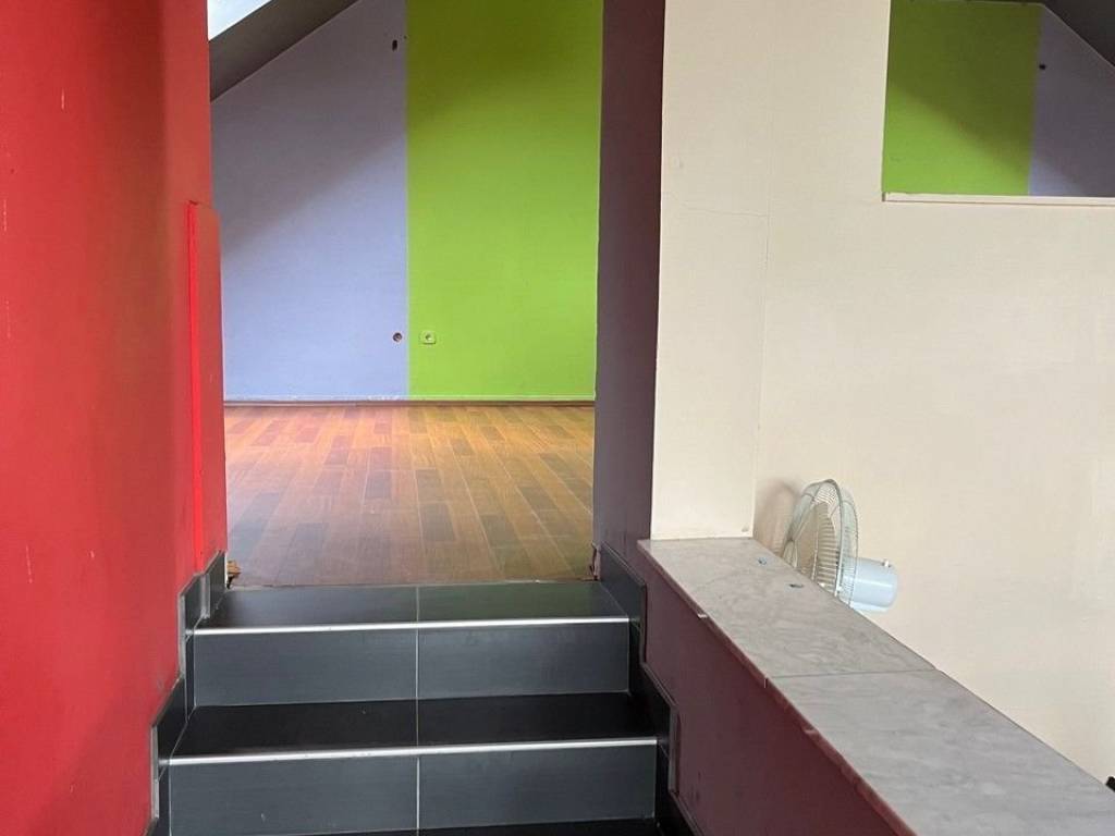 Lokal, Prodaja, Podturen, Miklavec