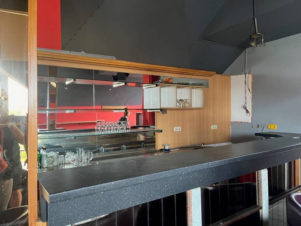 Lokal, Prodaja, Podturen, Miklavec