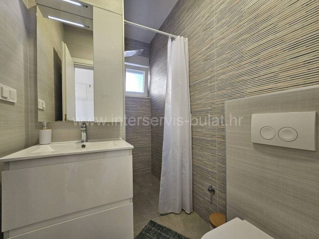 Višenamjenski prostor, Zakup, Šibenik - Okolica, Brodarica