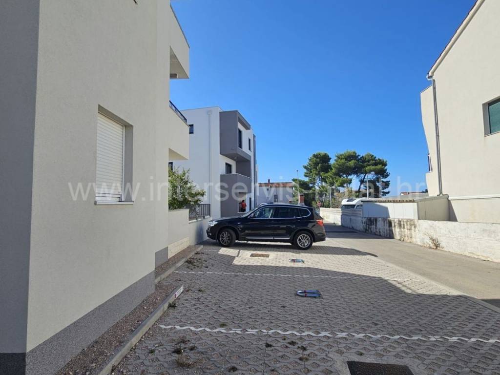 Višenamjenski prostor, Zakup, Šibenik - Okolica, Brodarica