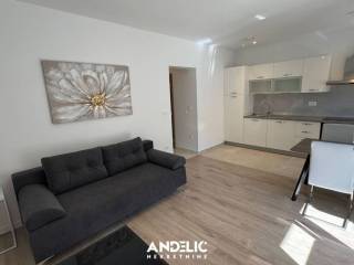 Stan u zgradi, Najam, Split, Split