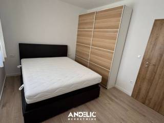 Stan u zgradi, Najam, Split, Split