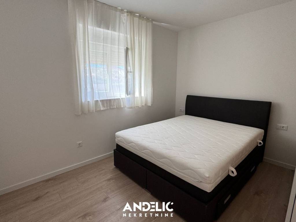 Stan u zgradi, Najam, Split, Split