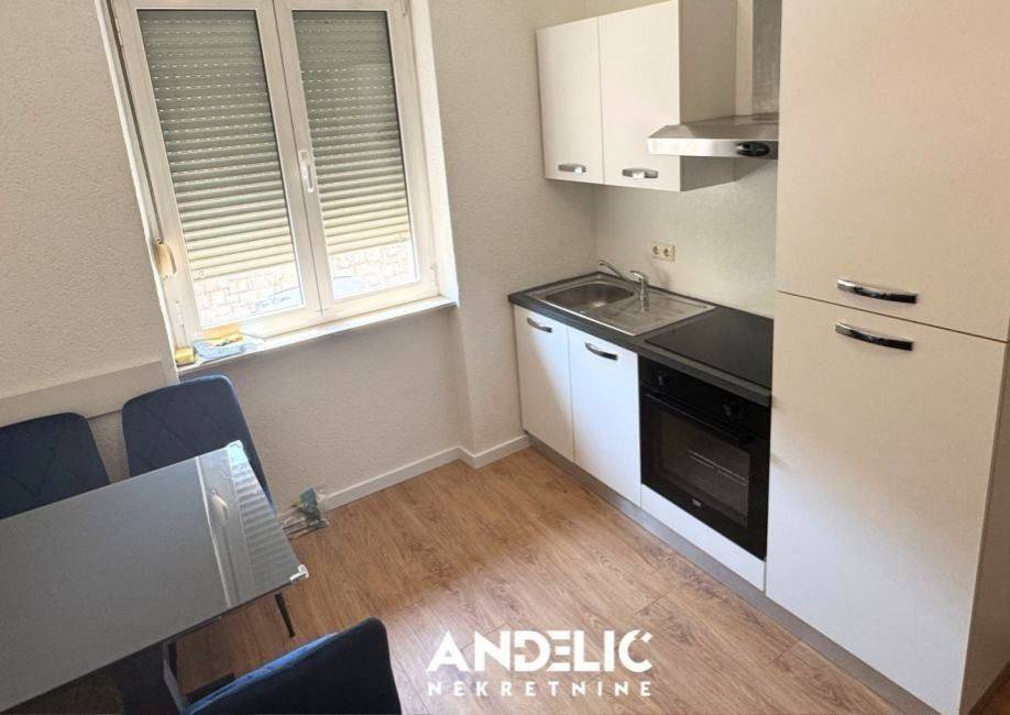 Stan u zgradi, Najam, Split, Split