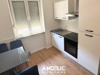 Stan u zgradi, Najam, Split, Split