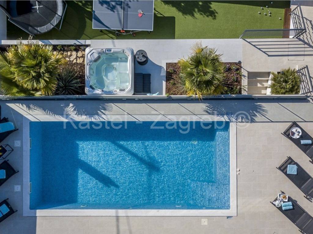 Kuća na moru, Prodaja, Šolta, Nečujam