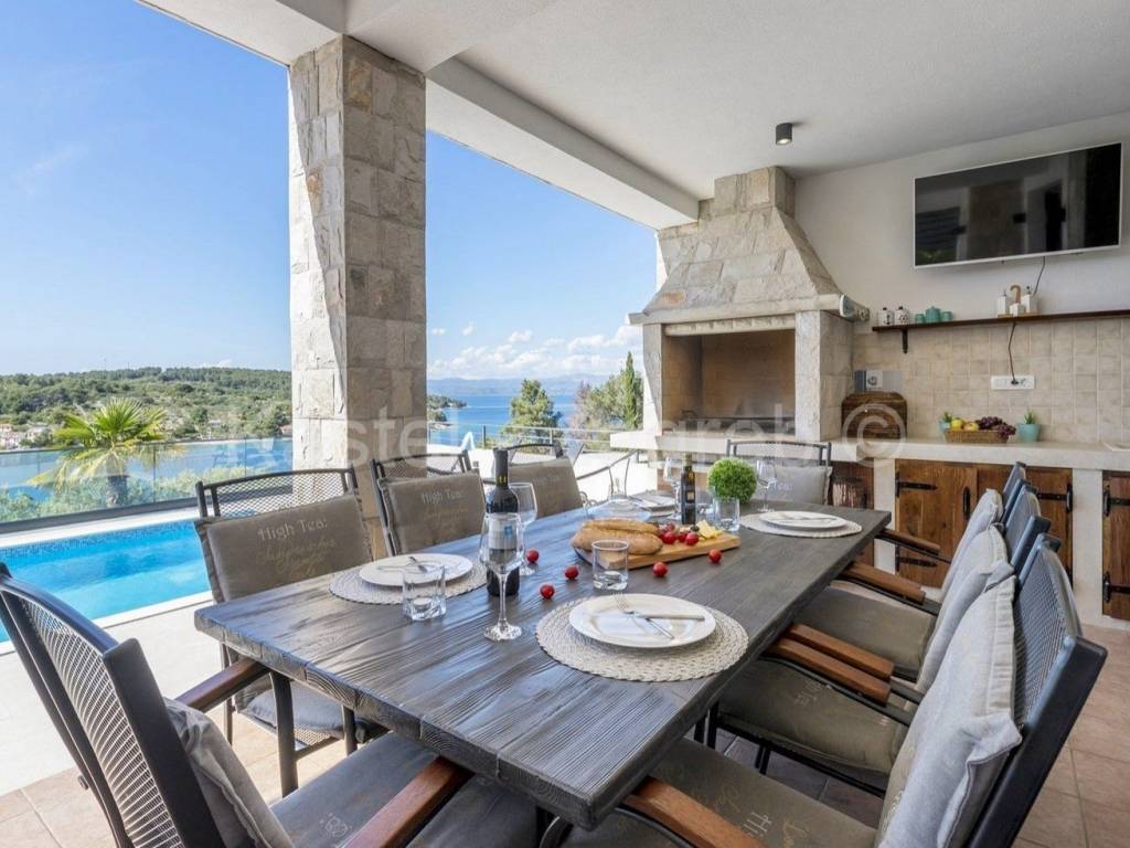 Kuća na moru, Prodaja, Šolta, Nečujam