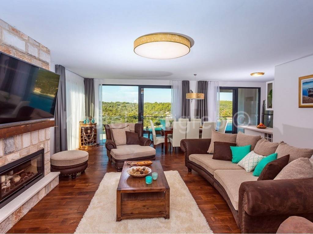 Kuća na moru, Prodaja, Šolta, Nečujam