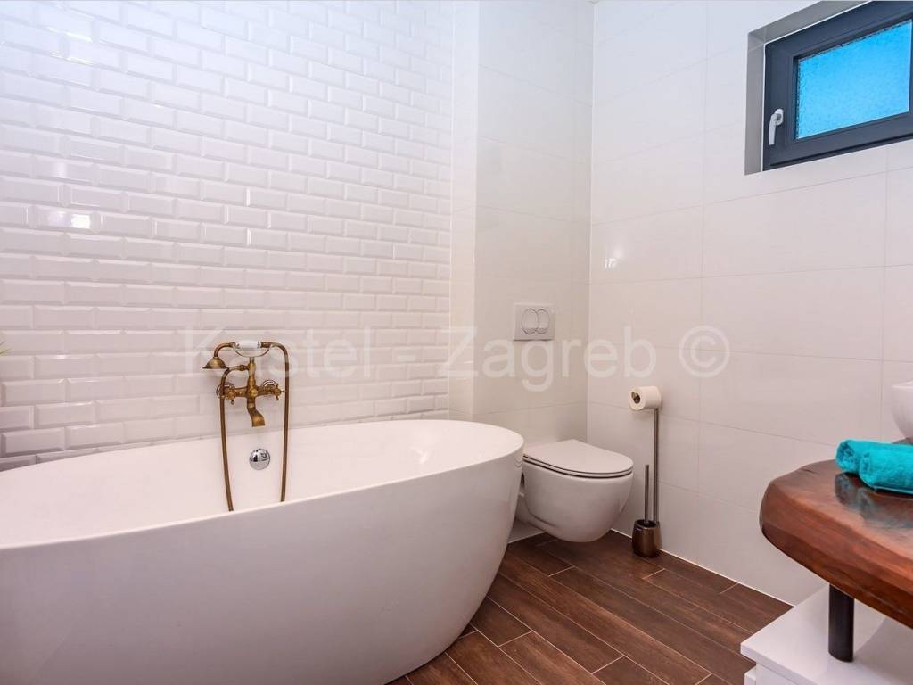 Kuća na moru, Prodaja, Šolta, Nečujam