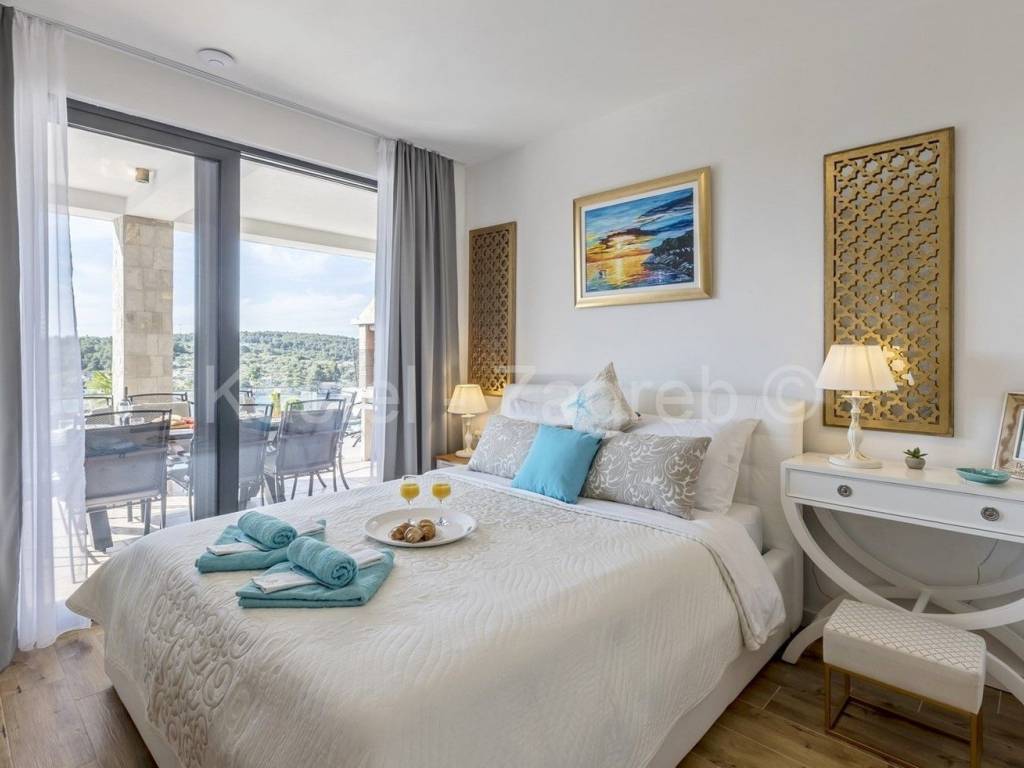 Kuća na moru, Prodaja, Šolta, Nečujam