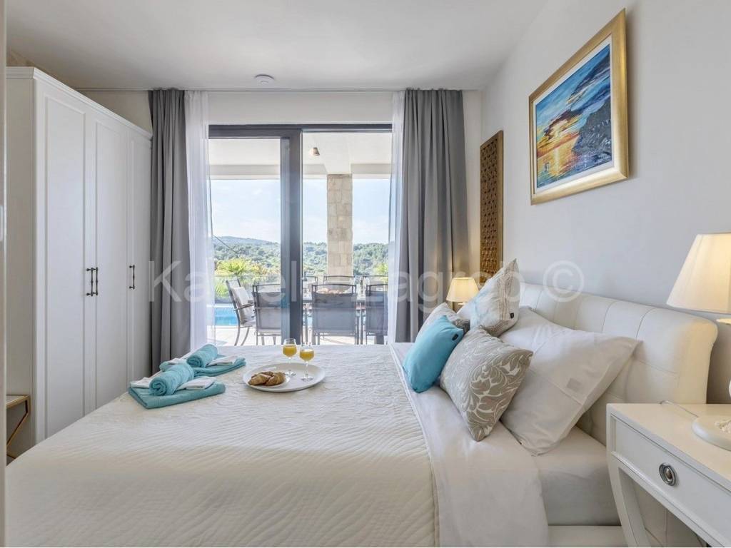 Kuća na moru, Prodaja, Šolta, Nečujam