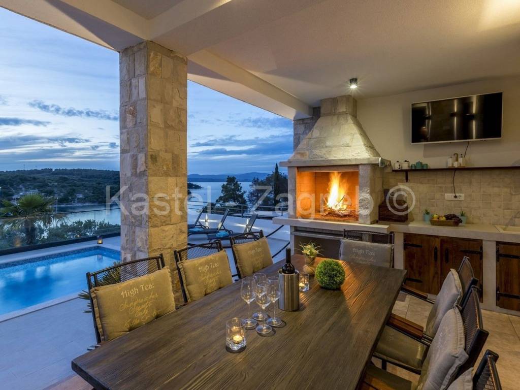 Kuća na moru, Prodaja, Šolta, Nečujam