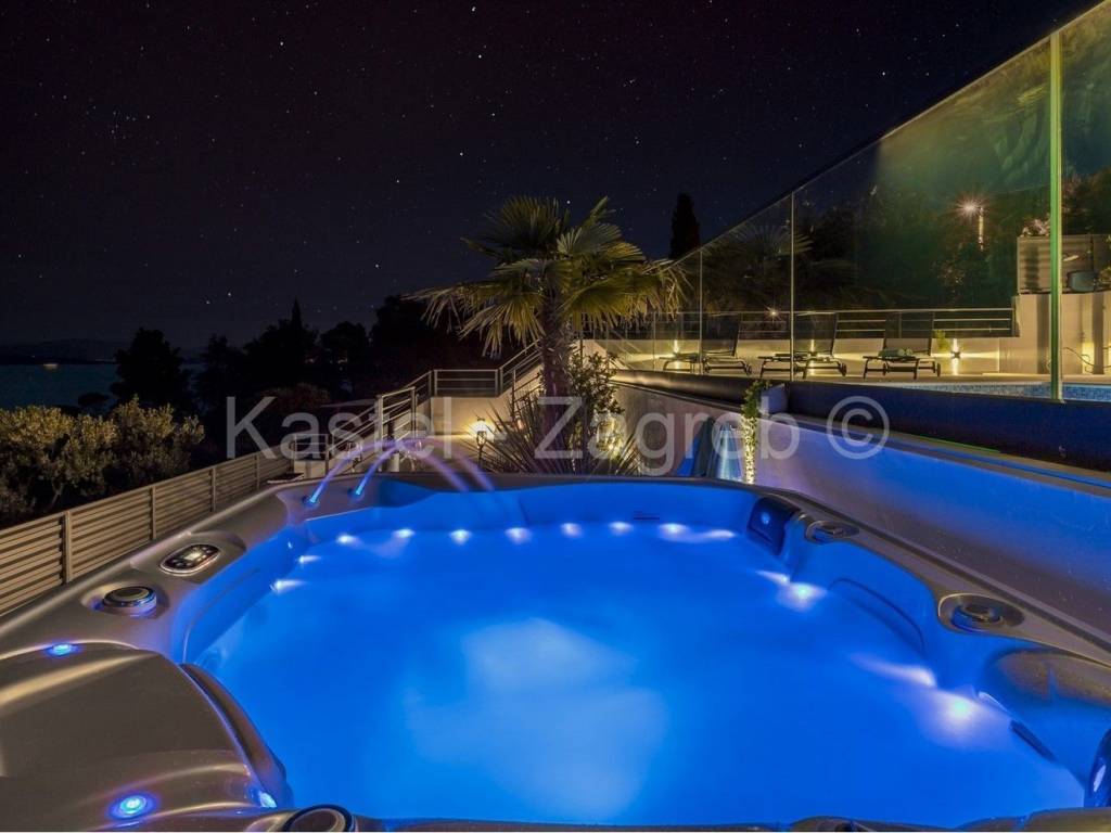 Kuća na moru, Prodaja, Šolta, Nečujam