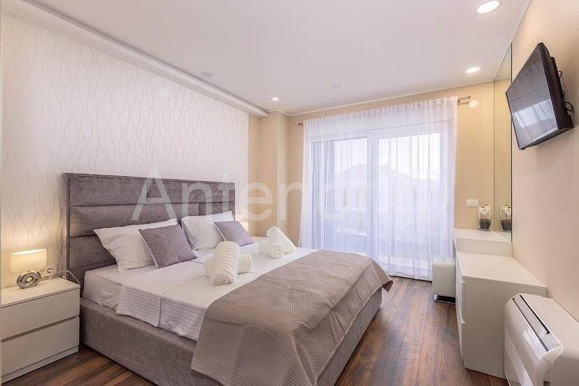 Dvojna kuća, Prodaja, Nin, Zaton