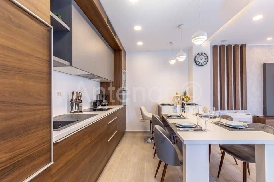 Dvojna kuća, Prodaja, Nin, Zaton