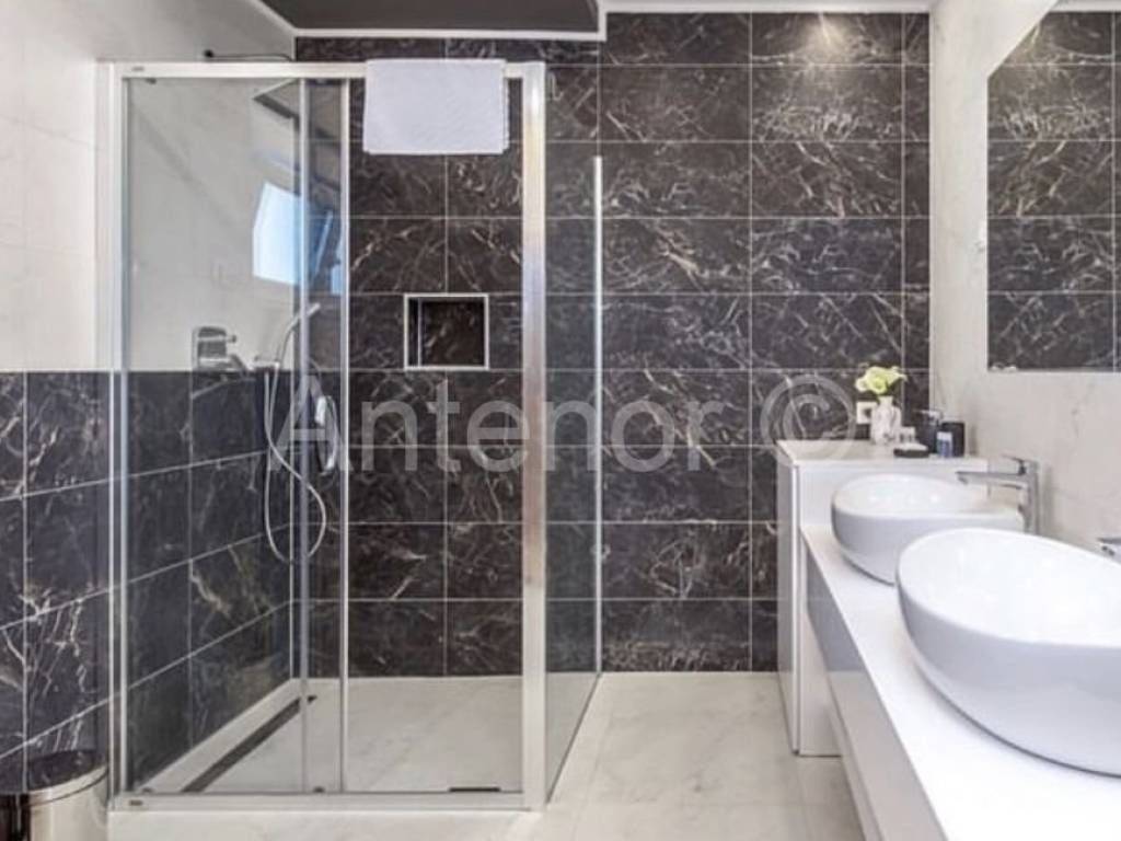 Dvojna kuća, Prodaja, Nin, Zaton