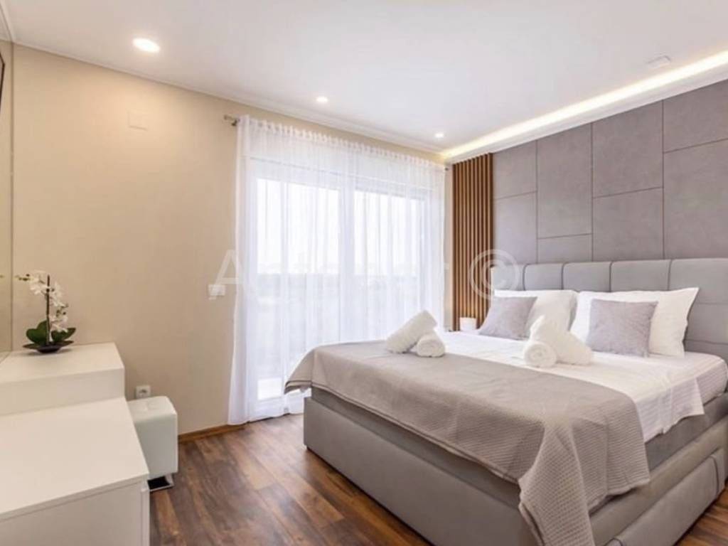 Dvojna kuća, Prodaja, Nin, Zaton