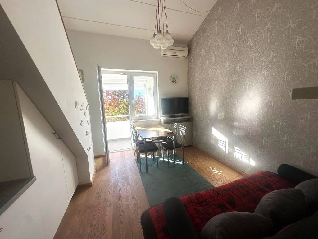 Stan u starijoj zgradi, Prodaja, Poreč, Červar-Porat