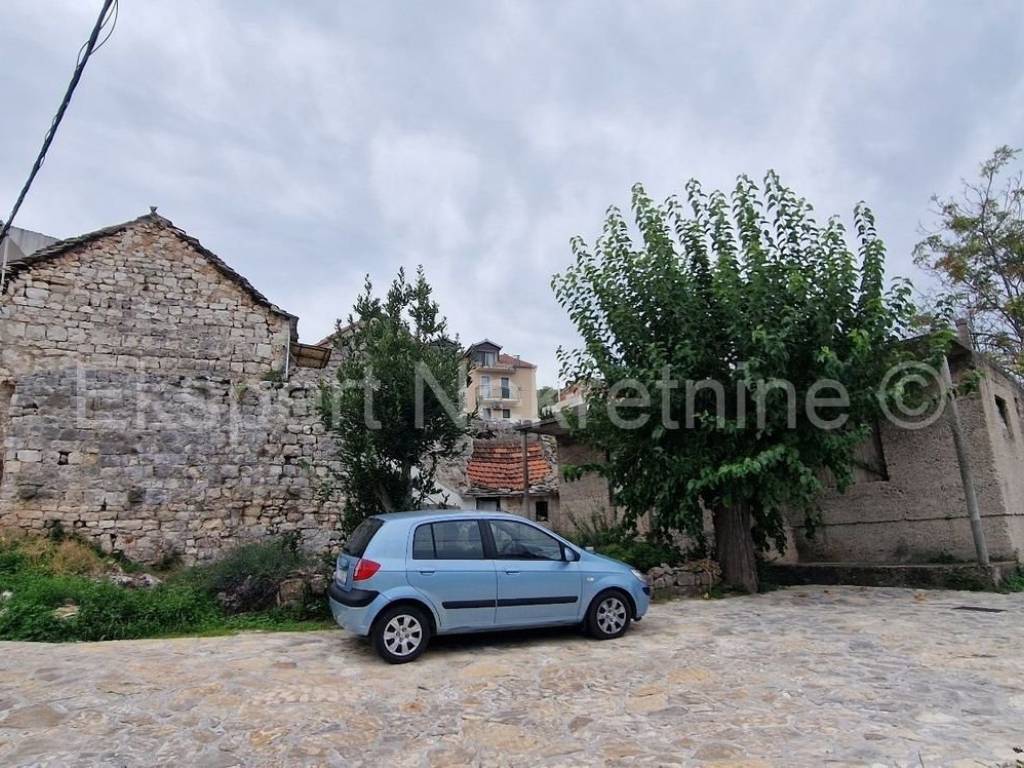 Kamena kuća, Prodaja, Marina, Marina