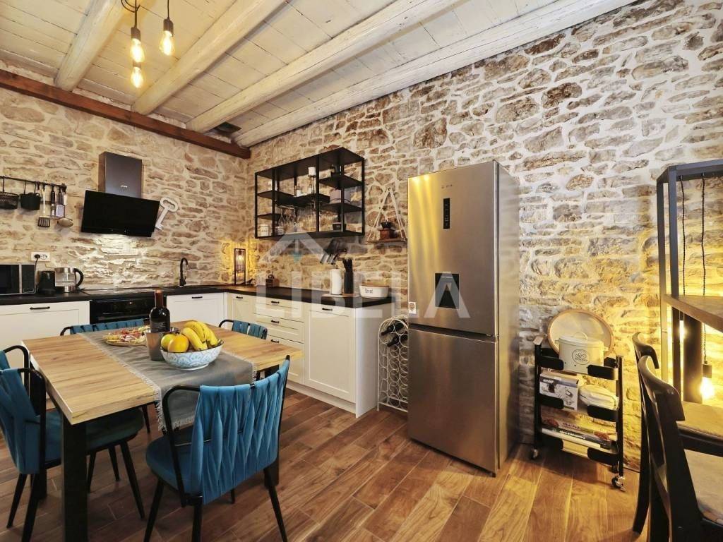 Kamena kuća, Prodaja, Blato, Blato