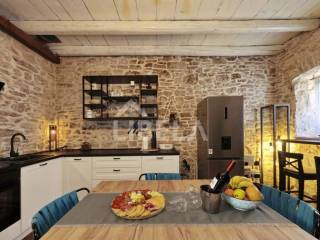 Kamena kuća, Prodaja, Blato, Blato