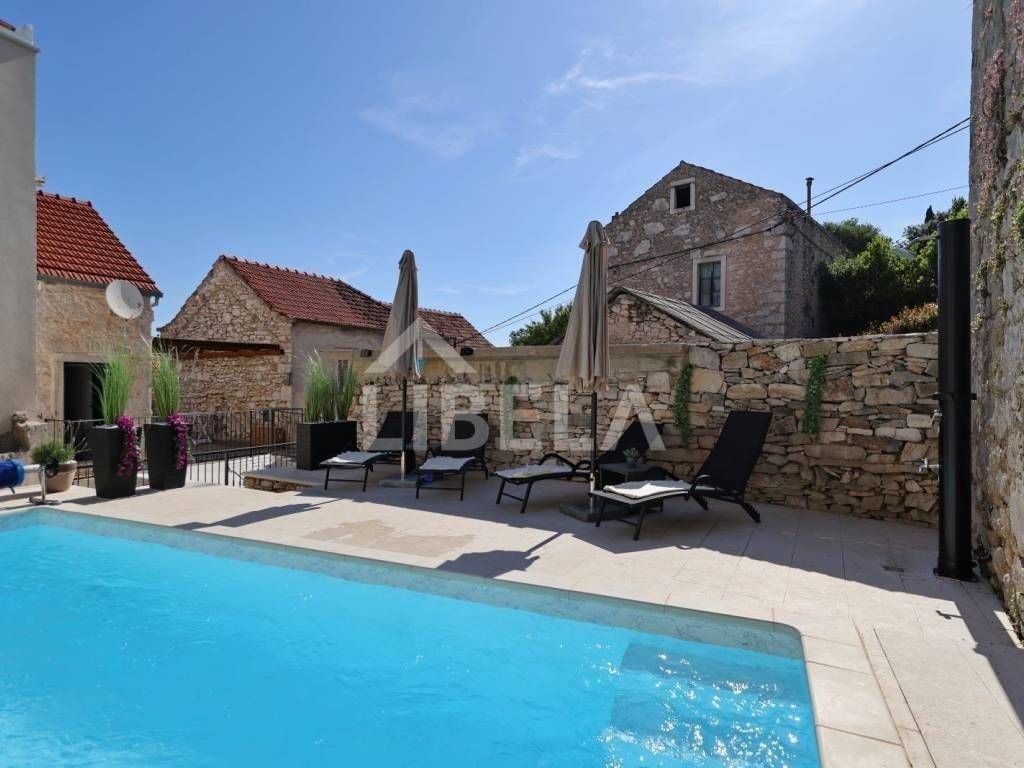 Kamena kuća, Prodaja, Blato, Blato