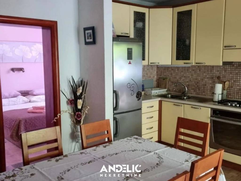 Samostojeća kuća, Prodaja, Okrug, Okrug Donji