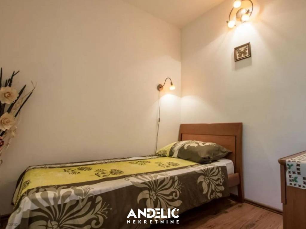 Samostojeća kuća, Prodaja, Okrug, Okrug Donji