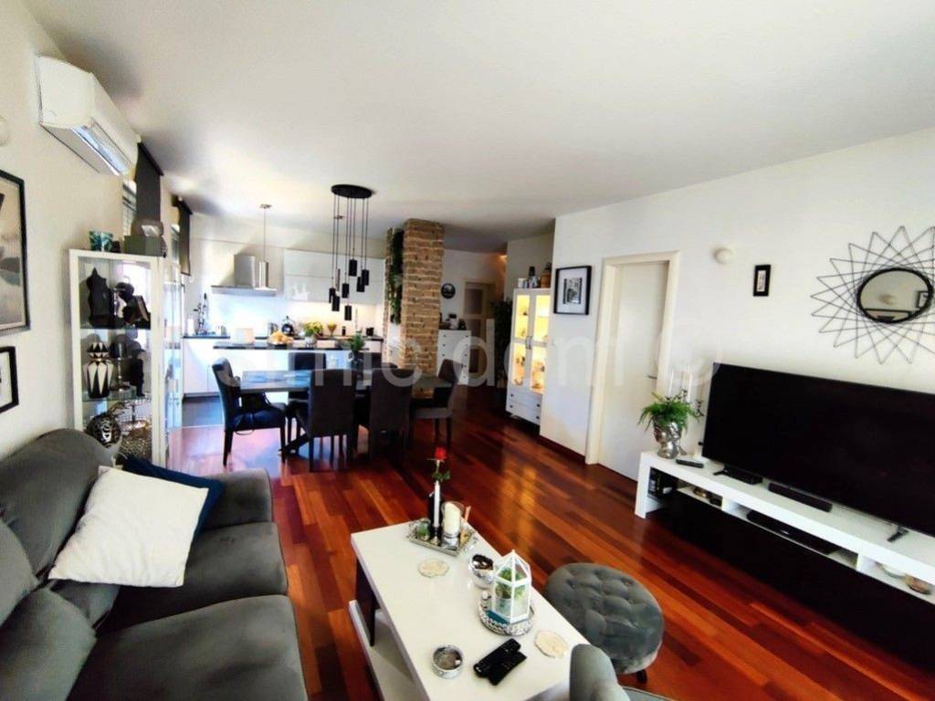 Stan u zgradi, Prodaja, Split, Split