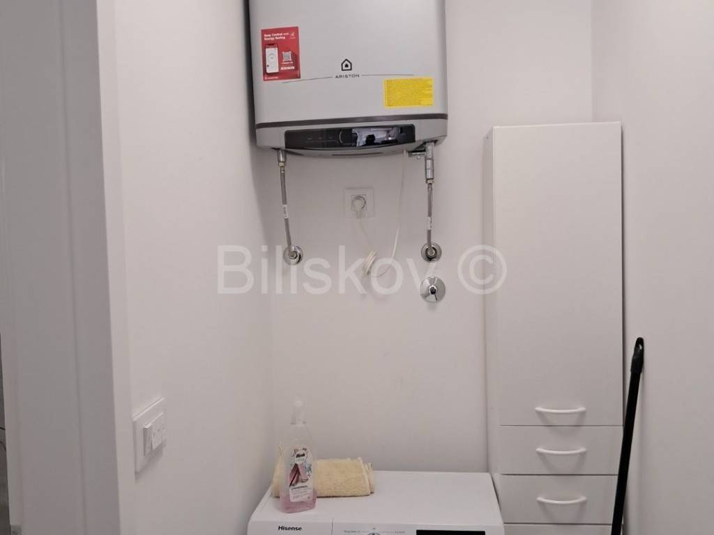 Stan u zgradi, Najam, Solin, Japirko