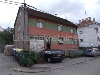 Stan u kući , Prodaja, Otočac, Otočac