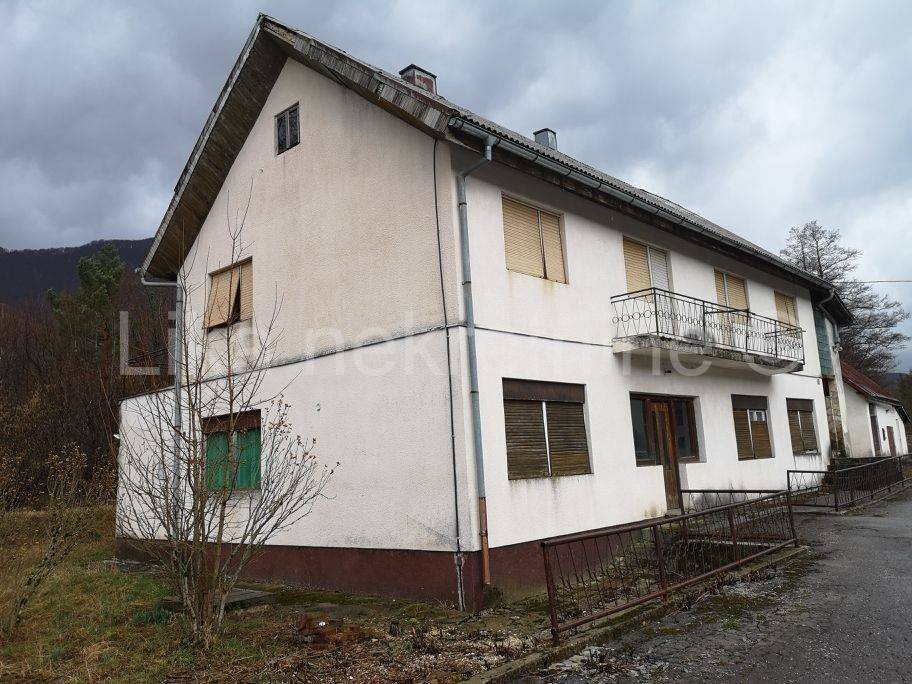 Kuća s caffe i restoranom, Prodaja, Gospić - Okolica, Brušane