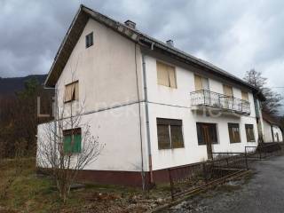 Kuća s caffe i restoranom, Prodaja, Gospić - Okolica, Brušane