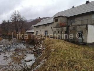 Kuća s caffe i restoranom, Prodaja, Gospić - Okolica, Brušane