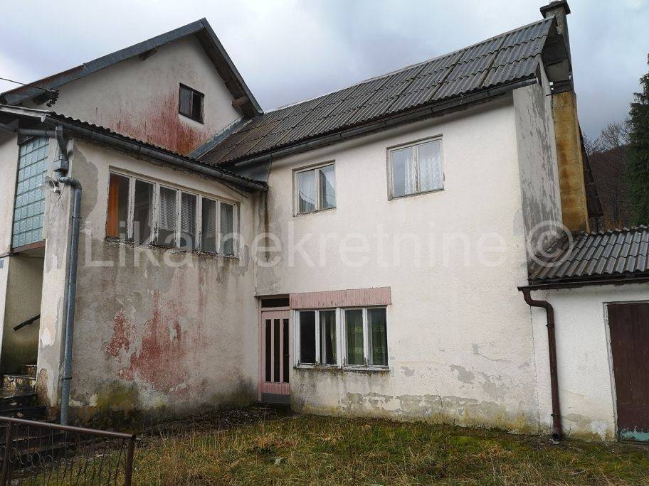 Kuća s caffe i restoranom, Prodaja, Gospić - Okolica, Brušane