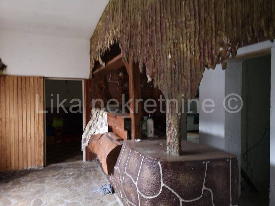 Kuća s caffe i restoranom, Prodaja, Gospić - Okolica, Brušane