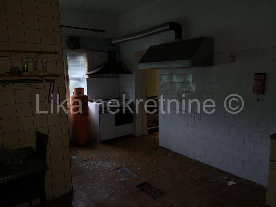 Kuća s caffe i restoranom, Prodaja, Gospić - Okolica, Brušane