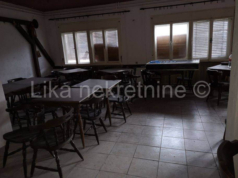 Kuća s caffe i restoranom, Prodaja, Gospić - Okolica, Brušane