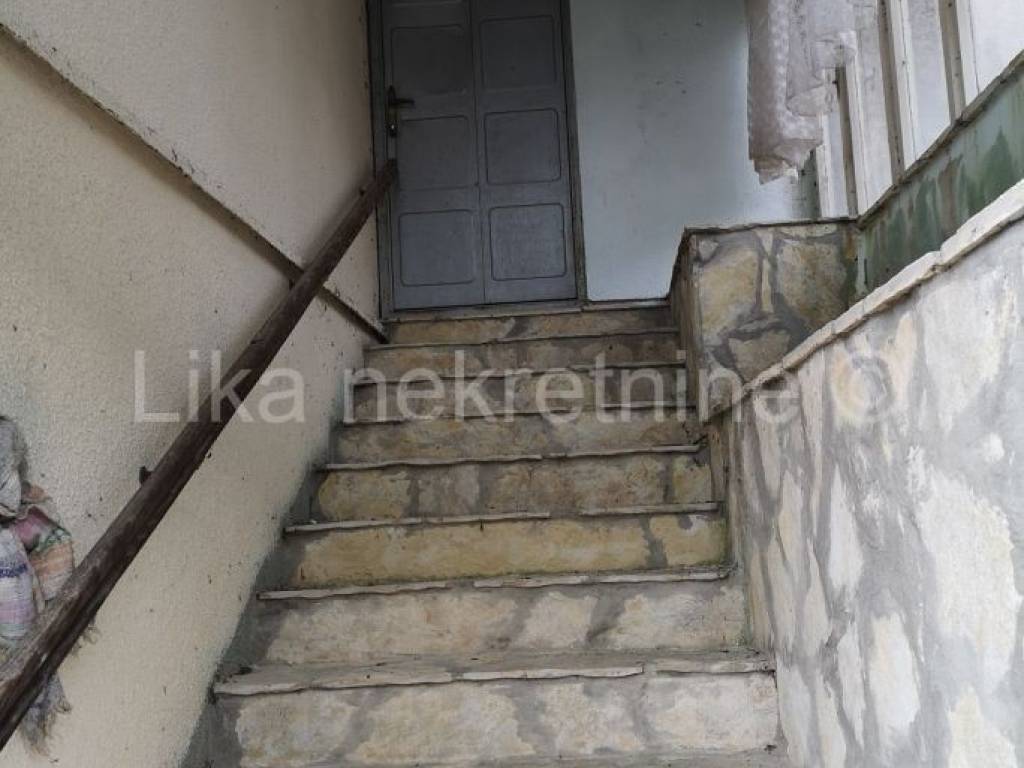 Kuća s caffe i restoranom, Prodaja, Gospić - Okolica, Brušane