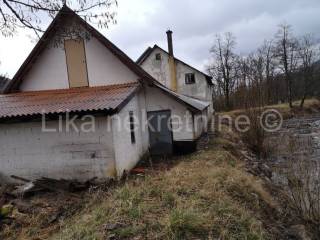 Kuca s caffe i restoranom, Prodaja, Gospic - Okolica, Brušane