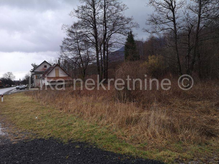 Kuca s caffe i restoranom, Prodaja, Gospic - Okolica, Brušane
