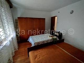 Obiteljska kuća, Prodaja, Otočac, Ličko Lešće