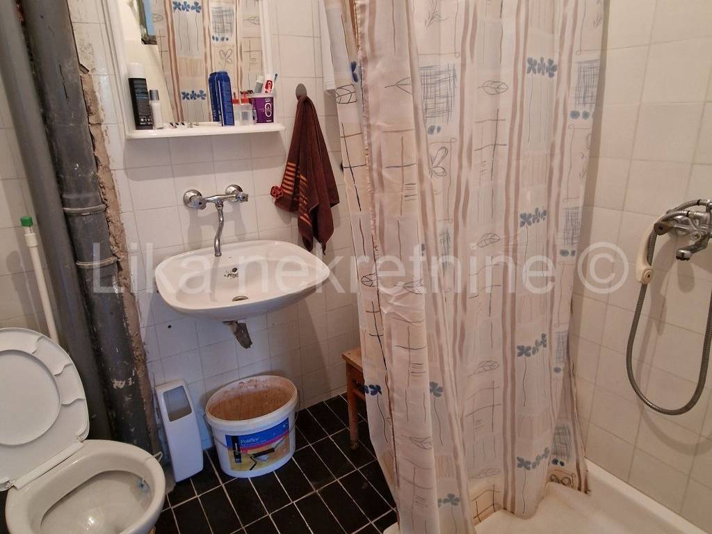 Kuća dvojnica, Prodaja, Karlobag, Karlobag