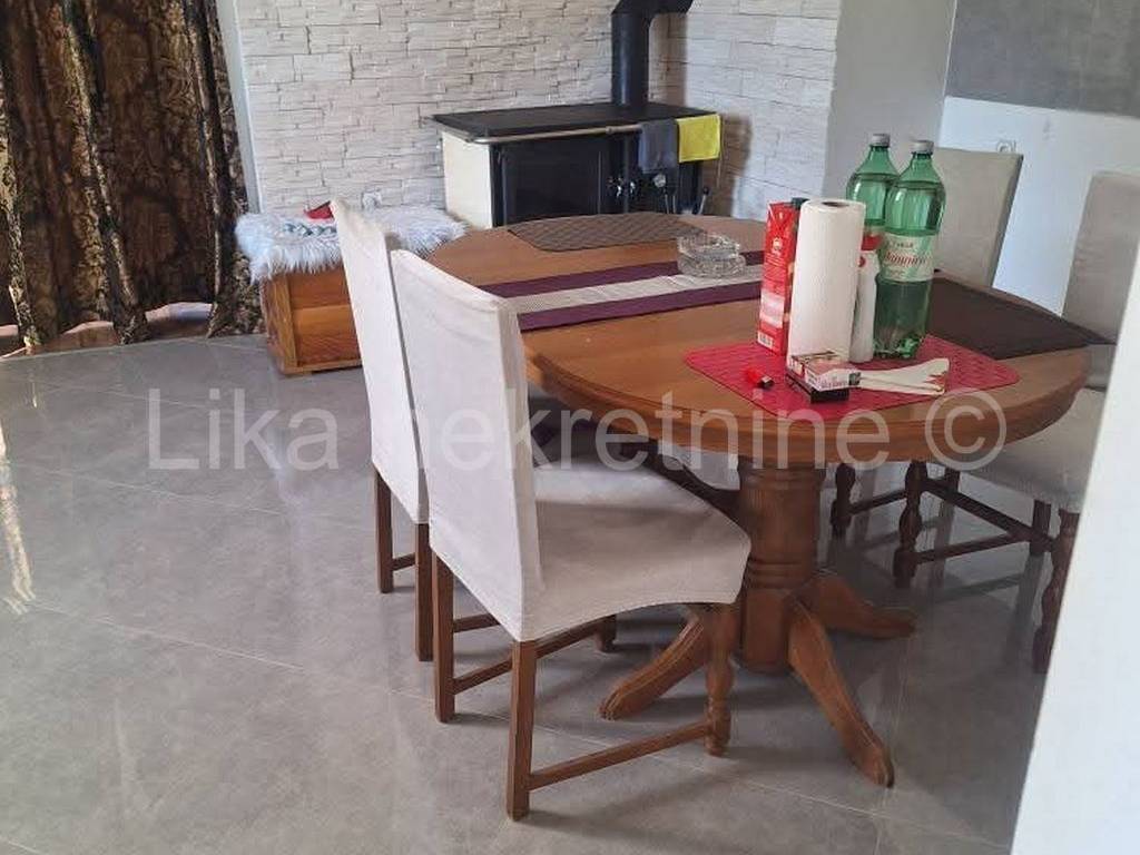 Stan u zgradi, Prodaja, Otočac, Otočac