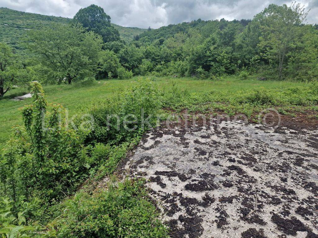 Građevinsko stambeno zemljište, Prodaja, Otočac, Ličko Lešće