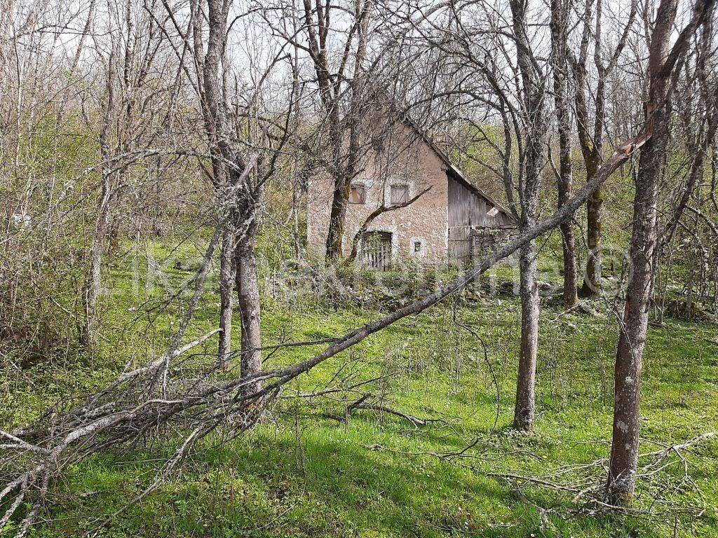 Obiteljsko gospodarstvo, Prodaja, Udbina, Komić